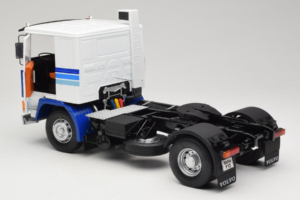 Volvo F12 Blå Hvid Road Kings 1:18 RK180033 Metal — billede 5 af 8