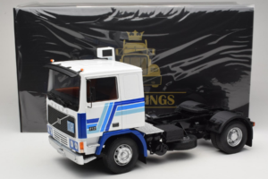 Volvo F12 Blå Hvid Road Kings 1:18 RK180033 Metal — billede 8 af 8
