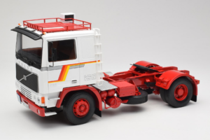 Volvo F12 Hvid Rød Road Kings 1:18 RK180031 Metal