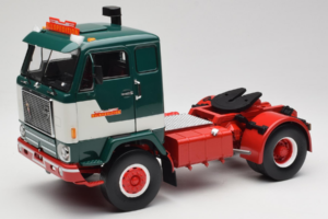 Volvo F88 Bilspedition Grøn Hvid MCG 1:18 MCG18139 Metal