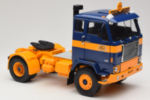 Volvo F88 Mørkeblå Gul MCG 1:18 MCG18140 Metal — billede 6 af 8
