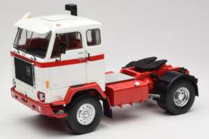 Volvo F88 Hvid Rød MCG 1:18 MCG18141 Metal