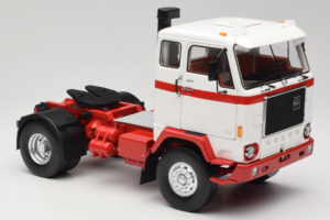 Volvo F88 Hvid Rød MCG 1:18 MCG18141 Metal — billede 6 af 8