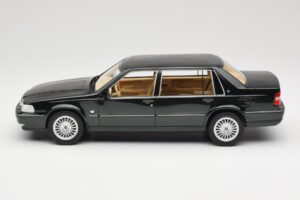 Volvo S90 Royal Green DNA 1:18 DNA000090 Metal — billede 3 af 6