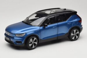 Volvo XC40 Recharge Blå Metallic Paudi Model 1:18 2562373 Metal