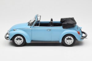 Volkswagen Beetle 1303 Cabriolet Lyseblå Norev 1:18 188531 Metal — billede 3 af 6