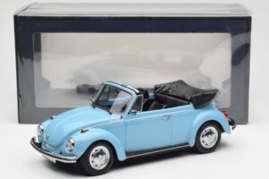 Volkswagen Beetle 1303 Cabriolet Lyseblå Norev 1:18 188531 Metal — billede 6 af 6