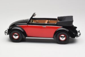 Volkswagen Beetle Cabriolet Sort & Rød Minichamps 1:18 107054132 Resin — billede 3 af 6