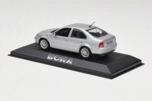 Volkswagen Bora Reflex Sølv Minichamps 1:43 81982223S Metal — billede 3 af 4