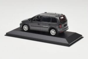 Volkswagen Cross Touran Platinum Grå Minichamps 1:43 400056170 Metal — billede 3 af 4