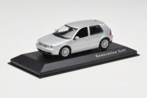 Volkswagen Golf Mk4 Reflex Sølv Minichamps 1:43 4527111022 Metal — billede 2 af 4