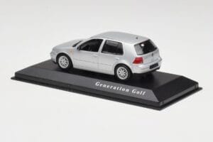 Volkswagen Golf Mk4 Reflex Sølv Minichamps 1:43 4527111022 Metal — billede 3 af 4