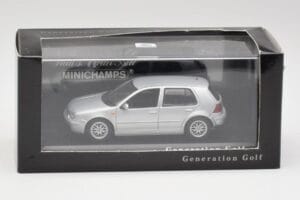 Volkswagen Golf Mk4 Reflex Sølv Minichamps 1:43 4527111022 Metal — billede 4 af 4