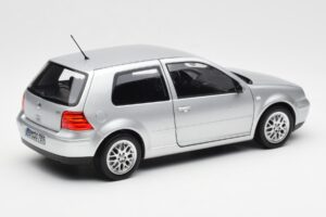 Volkswagen Golf Mk5 GTI Sølv Norev 1:18 188570 Metal — billede 3 af 8
