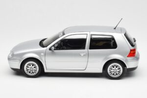 Volkswagen Golf Mk5 GTI Sølv Norev 1:18 188570 Metal — billede 4 af 8