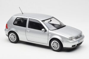 Volkswagen Golf Mk5 GTI Sølv Norev 1:18 188570 Metal — billede 6 af 8