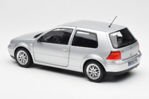 Volkswagen Golf Mk5 GTI Sølv Norev 1:18 188570 Metal — billede 7 af 8