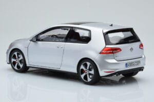 Volkswagen Golf GTI Mk7 Reflex Sølv Norev 1:18 188551 Metal — billede 7 af 8