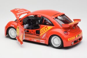 Volkswagen New Beetle Cup Bburago 1:18 3329 Metal — billede 5 af 8