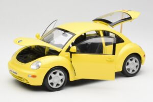 Volkswagen New Beetle Gul Maisto 1:18 37800-M4 Metal — billede 2 af 8
