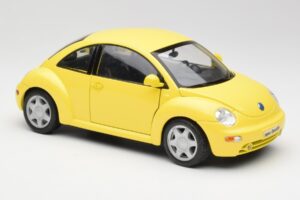 Volkswagen New Beetle Gul Maisto 1:18 37800-M4 Metal — billede 6 af 8