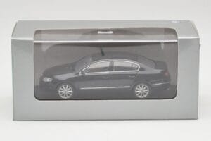 Volkswagen Passat B6 Sedan Shadow Blå Metallic Minichamps 1:43 PASSAT001 Metal — billede 3 af 3