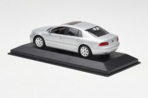 Volkswagen Phaeton Sølv Minichamps 1:43 3D0099300A Metal — billede 3 af 4