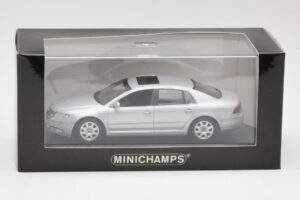 Volkswagen Phaeton Sølv Minichamps 1:43 3D0099300A Metal — billede 4 af 4