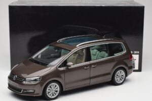 Volkswagen Sharan 7N Egebrun Metallic Minichamps 1:18 110051001 Metal — billede 8 af 8