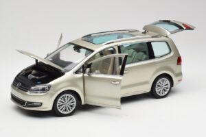 Volkswagen Sharan 7N Reflex Sølv Metallic Minichamps 1:18 110051002 Metal — billede 2 af 8