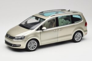 Volkswagen Sharan 7N Reflex Sølv Metallic Minichamps 1:18 110051002 Metal