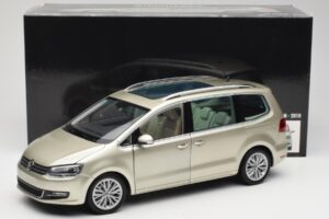 Volkswagen Sharan 7N Reflex Sølv Metallic Minichamps 1:18 110051002 Metal — billede 8 af 8
