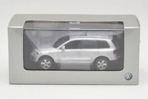 Volkswagen Touareg Reflex Sølv Minichamps 1:43 68625 Metal — billede 4 af 4