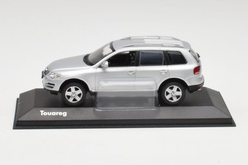 Volkswagen Touareg Reflex Sølv Minichamps 1:43 68625 Metal