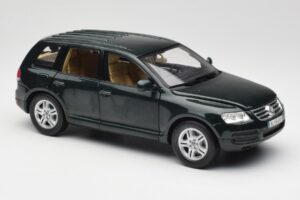 Volkswagen Touareg V10 TDI Canyon Green Bburago 1:18 34911-V1 Metal — billede 6 af 8