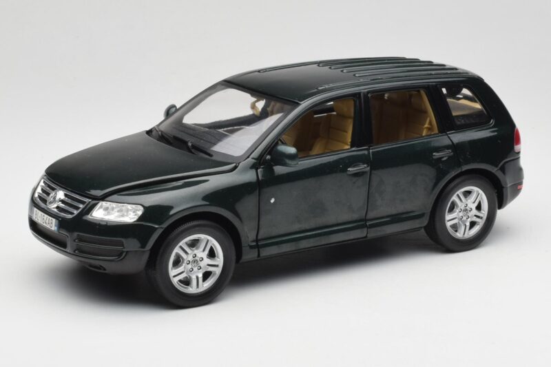 Volkswagen Touareg V10 TDI Canyon Green Bburago 1:18 34911-V1 Metal