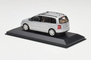 Volkswagen Touran Reflex Sølv Minichamps 1:43 TOURAN001 Metal — billede 3 af 4