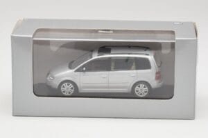 Volkswagen Touran Reflex Sølv Minichamps 1:43 TOURAN001 Metal — billede 4 af 4