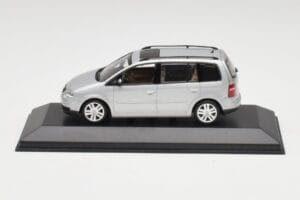 Volkswagen Touran Reflex Sølv Minichamps 1:43 TOURAN001 Metal