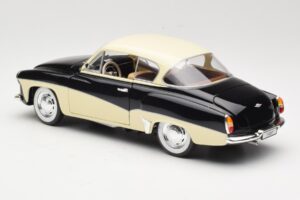 Wartburg 311 Coupe Sort & Beige Revell 1:18 8419 Metal — billede 7 af 8