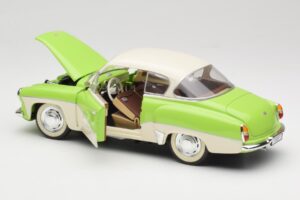 Wartburg 313 Pastelgrøn over Beige Revell 1:18 9018 Metal — billede 5 af 8