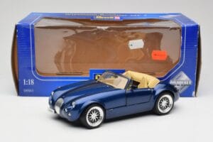 Wiesmann Roadster MF3 Blå Revell 1:18 08861 Metal — billede 8 af 8