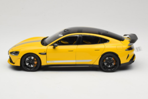 Xiaomi SU7 Ultra Gul OEM 1:18 BHR9995CN Metal — billede 4 af 8