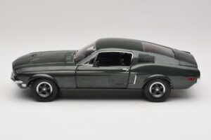 Ford Mustang GT Bullitt med Steve McQueen Figur Greenlight 1:18 12885 Metal — billede 4 af 8