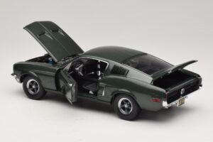 Ford Mustang GT Bullitt med Steve McQueen Figur Greenlight 1:18 12885 Metal — billede 5 af 8