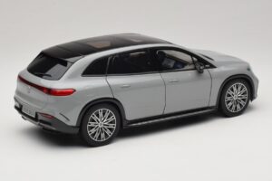 Mercedes EQS SUV X296 Manufaktur Alpine Grey NZG 1:18 B66960591 Metal — billede 3 af 8