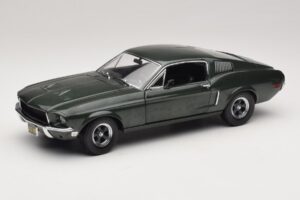 Ford Mustang GT Bullitt med Steve McQueen Figur Greenlight 1:18 12885 Metal