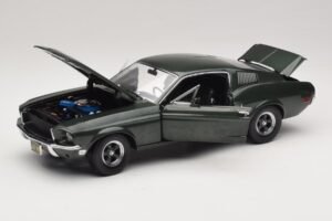 Ford Mustang GT Bullitt med Steve McQueen Figur Greenlight 1:18 12885 Metal — billede 2 af 8