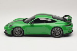 Porsche 911 992.2 GT3 Weissach Package Python Green GT Spirit 1:18 GT576 Resin — billede 3 af 6