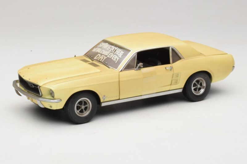 Ford Mustang Coupe Gul The Walking Dead Greenlight 1:18 12958 Metal